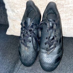 Kids soccer shoes